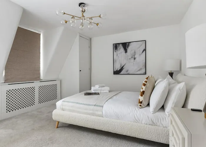 Serenity Escape - La Reserve Knightsbridge